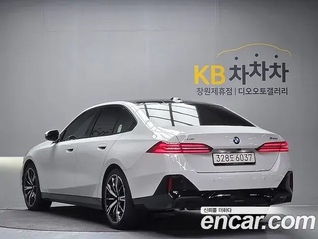 BMW 5 Series 2025 — Şəkil 11/20