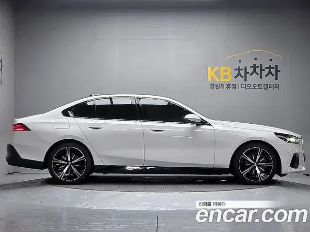 BMW 5 Series 2025 — Şəkil 5/20