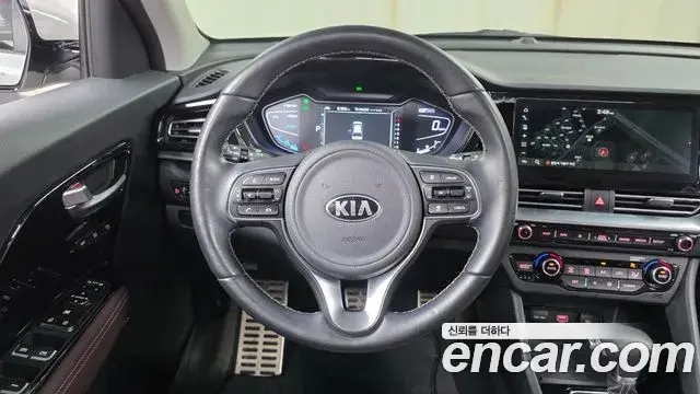 Kia Niro 2020 — Фото 14/20