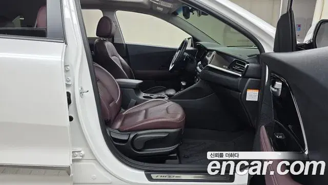 Kia Niro 2020 — Şəkil 12/33