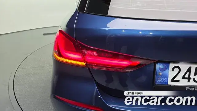 BMW 1 Series 2023 — ფოტო 30/32