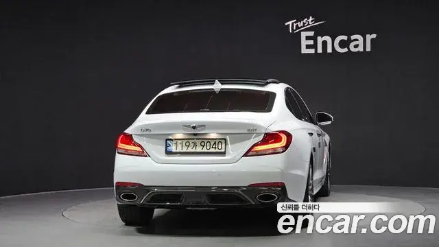 Genesis G70 2018 — Photo 20/31