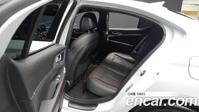 Genesis G70 2018 — Photo 28/31