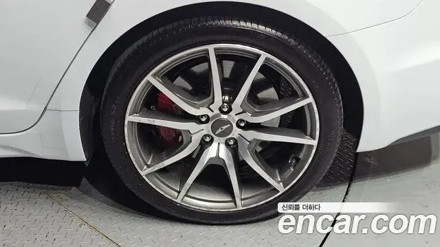 Genesis G70 2018 — Photo 10/31