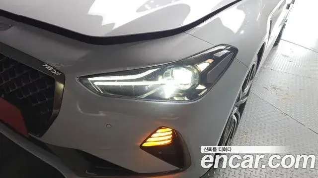 Genesis G70 2018 — Photo 18/31