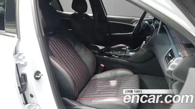 Genesis G70 2018 — Photo 14/31