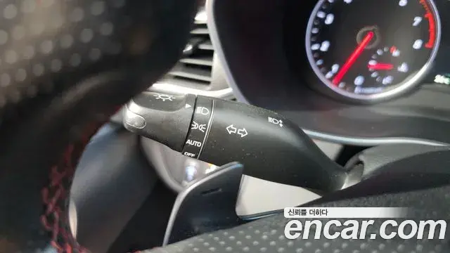 Genesis G70 2018 — Photo 9/31