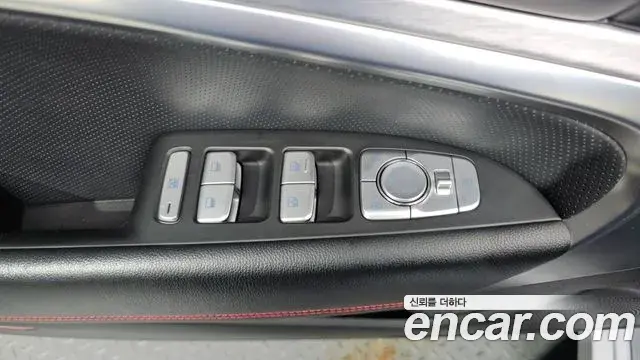 Genesis G70 2018 — Photo 23/31