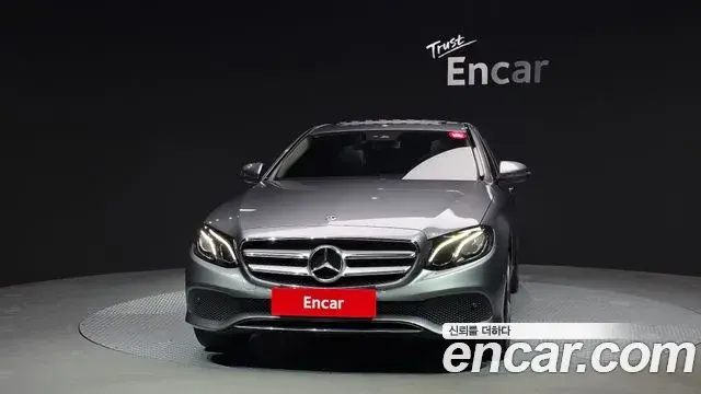 Mercedes-Benz E-Class 2019 — Şəkil 8/32