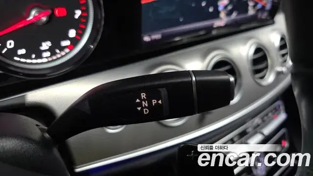 Mercedes-Benz E-Class 2019 — Şəkil 2/32