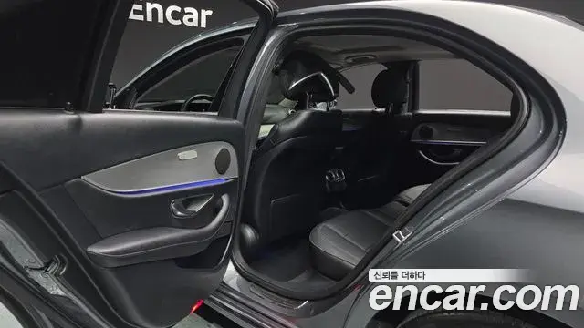 Mercedes-Benz E-Class 2019 — Şəkil 12/32