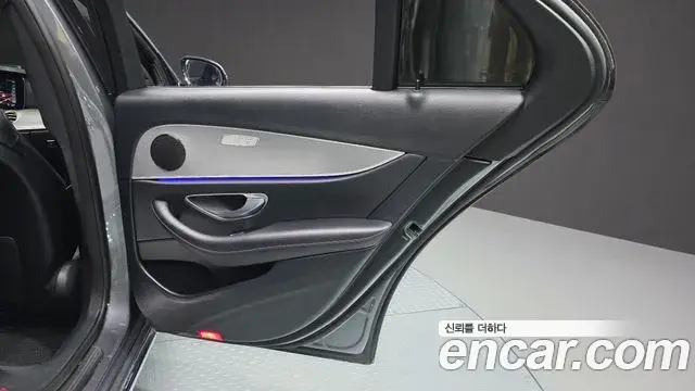Mercedes-Benz E-Class 2019 — Şəkil 22/32