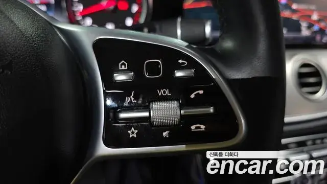 Mercedes-Benz E-Class 2019 — Şəkil 13/32
