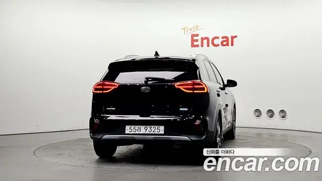 Kia Niro 2019 — ფოტო 13/20