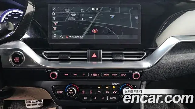 Kia Niro 2019 — ფოტო 1/20