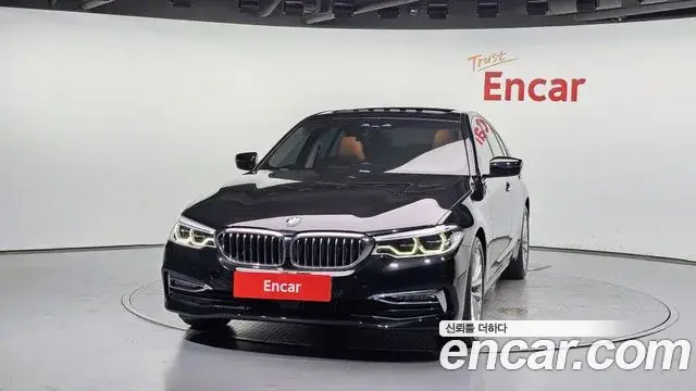 BMW 5 Series 2018 — ფოტო 2/20