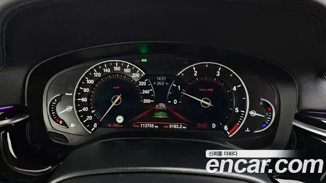 BMW 5 Series 2018 — ფოტო 19/20