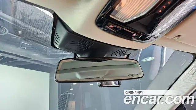 BMW 5 Series 2018 — ფოტო 10/20