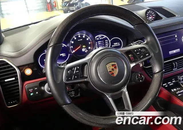 Porsche Cayenne 2022 — Фото 12/20
