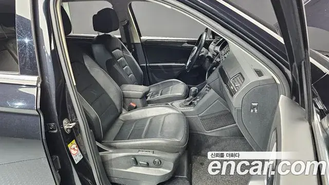 Volkswagen Tiguan 2018 — Şəkil 9/20