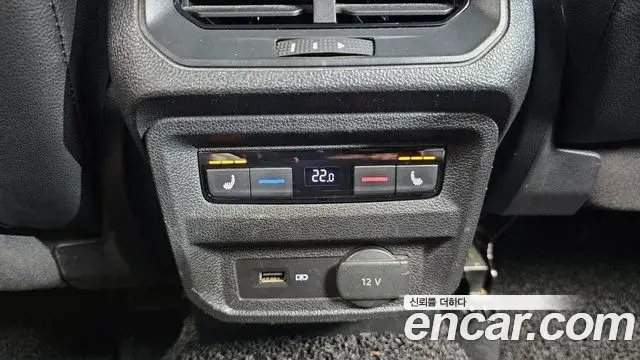 Volkswagen Tiguan 2018 — Şəkil 18/20