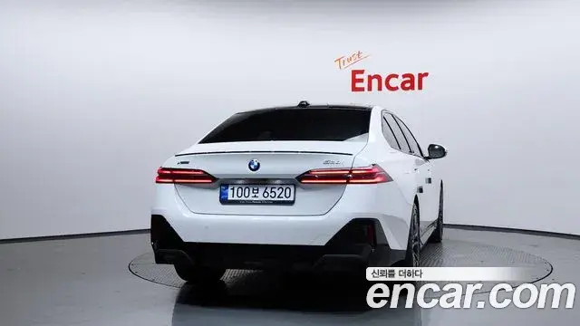 BMW 5 Series 2025 — Şəkil 18/34