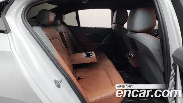 BMW 5 Series 2025 — Şəkil 3/34