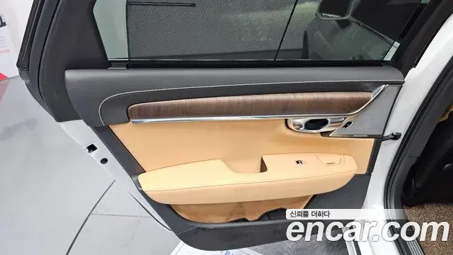 Volvo S90 2021 — Photo 10/33