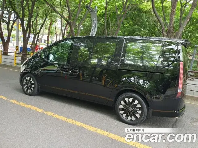 Hyundai Staria 2025 — Şəkil 13/16