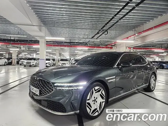 Genesis G90 2022 — Photo 19/20