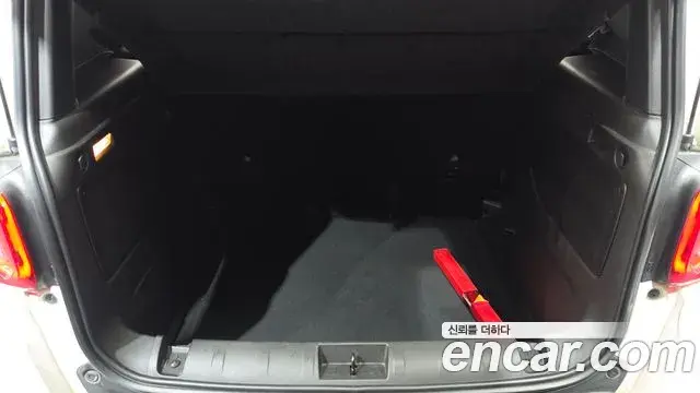 Jeep Renegade 2020 — ფოტო 16/32