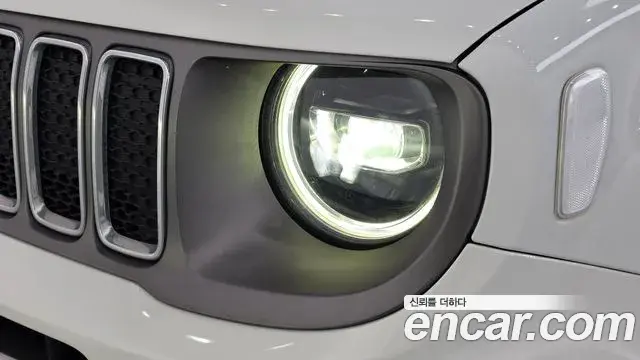 Jeep Renegade 2020 — ფოტო 26/32