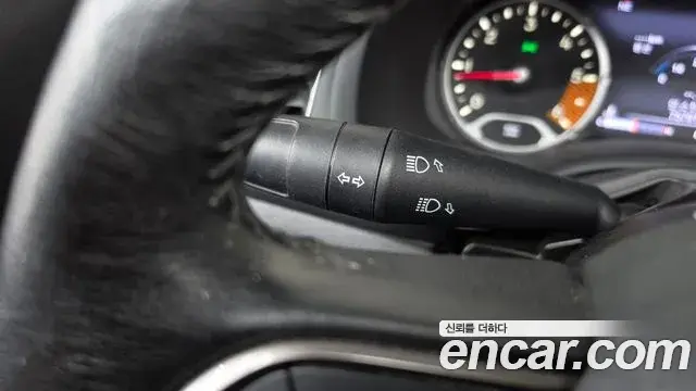 Jeep Renegade 2020 — ფოტო 8/32