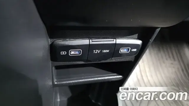 Hyundai Staria 2021 — Фото 15/20