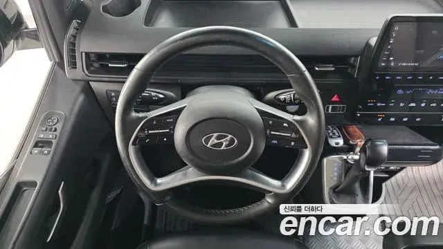 Hyundai Staria 2021 — Фото 17/20