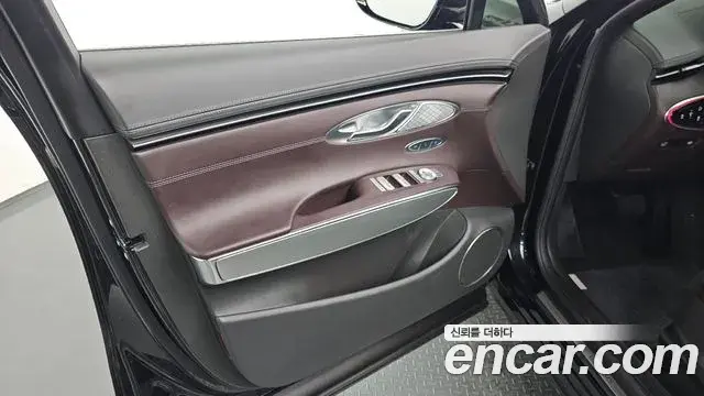Genesis GV70 2023 — Şəkil 9/30