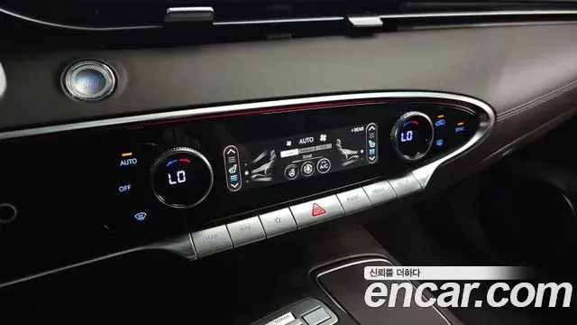 Genesis GV70 2023 — Şəkil 26/30