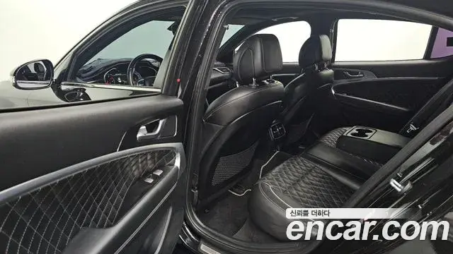 Genesis G70 2018 — Photo 6/20