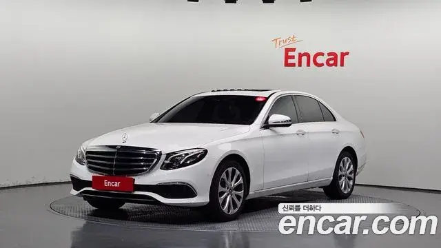 Mercedes-Benz E-Class 2018 — Фото 1/20