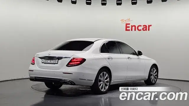 Mercedes-Benz E-Class 2018 — Фото 2/20