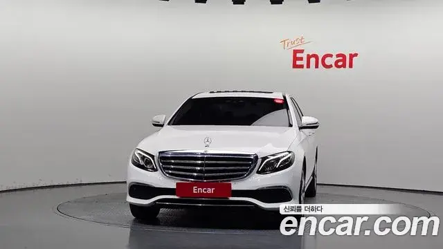 Mercedes-Benz E-Class 2018 — Фото 3/20