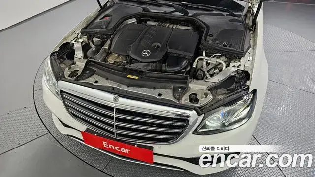 Mercedes-Benz E-Class 2018 — Фото 6/20