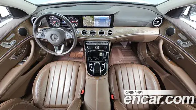 Mercedes-Benz E-Class 2018 — Фото 7/20