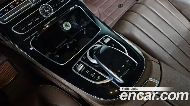 Mercedes-Benz E-Class 2018 — Фото 9/20
