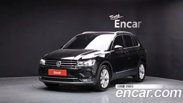 Volkswagen Tiguan 2018 — Şəkil 14/20