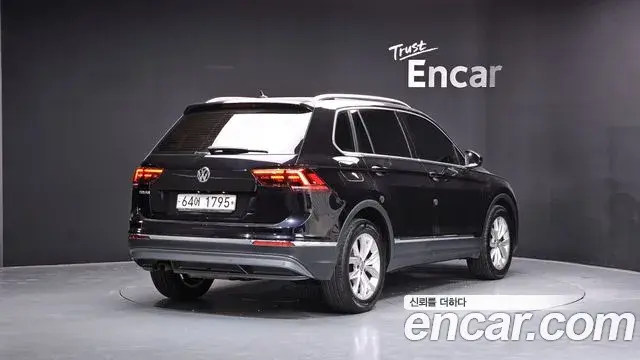 Volkswagen Tiguan 2018 — Şəkil 7/20