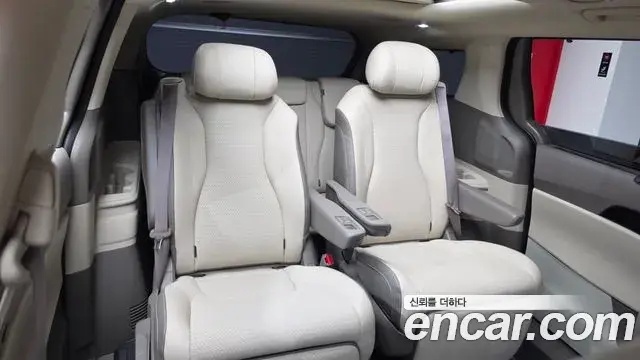 Kia Carnival 2025 — Photo 29/35