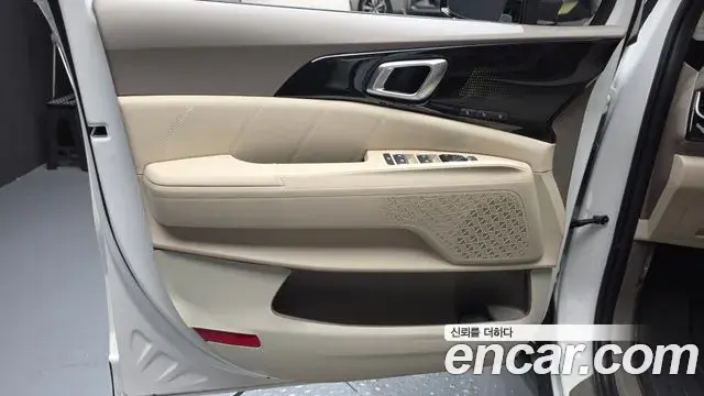 Kia Carnival 2025 — Photo 32/35