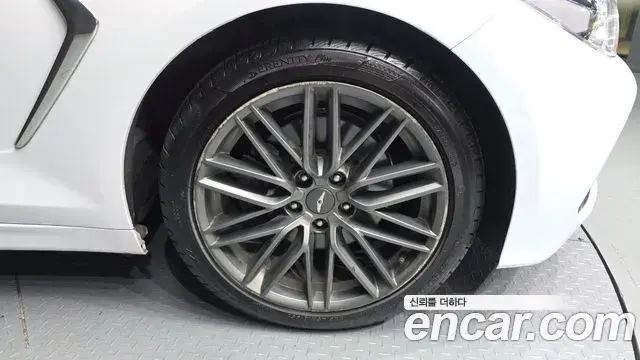 Genesis G70 2018 — Photo 7/20