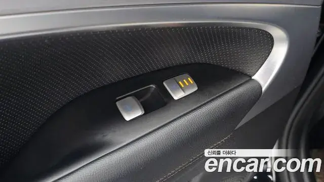 Genesis G70 2018 — Şəkil 16/32
